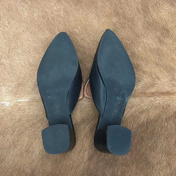 Mi.iM Black Pointed-Toe Mules Sleek Minimalist Design - Picture 4 of 6